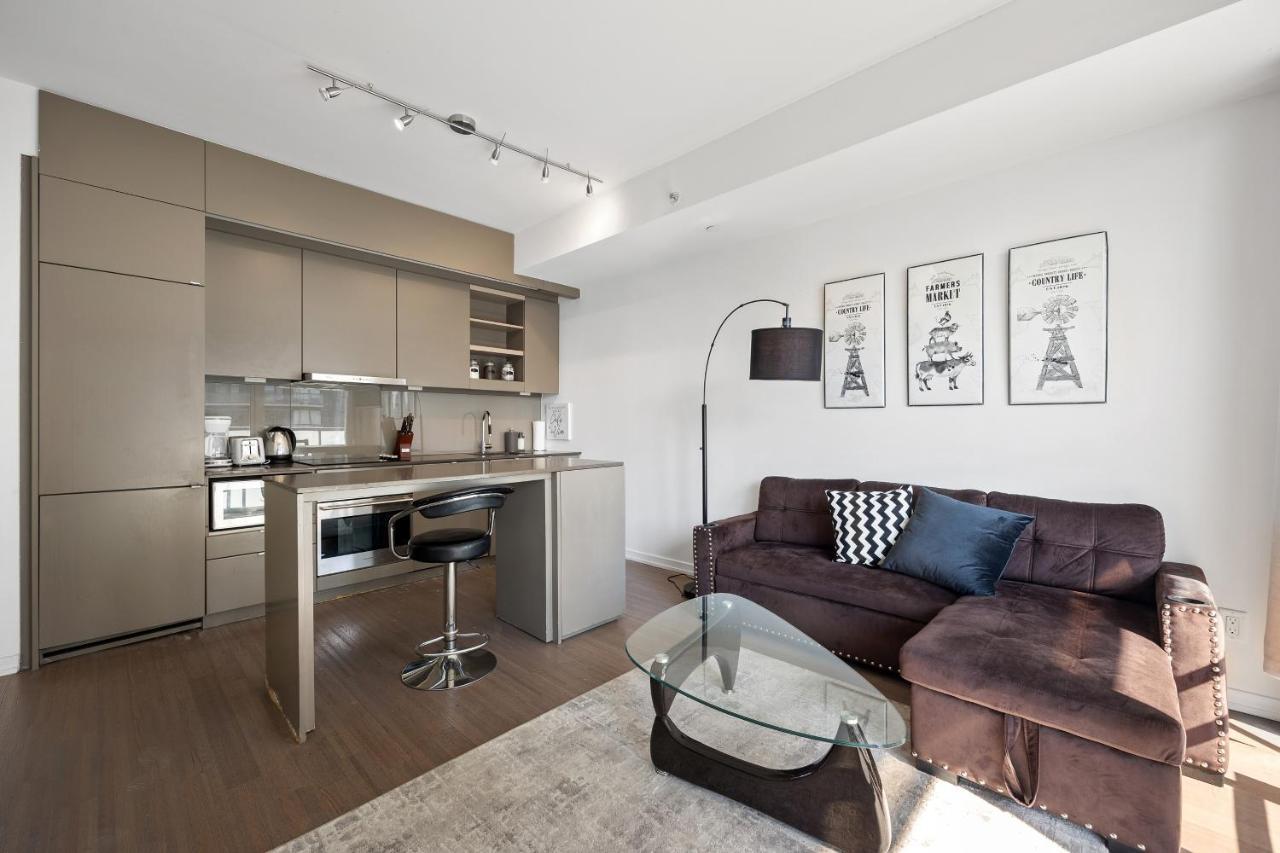 Modern Condo In The Heart Of Downtown Toronto Exterior photo